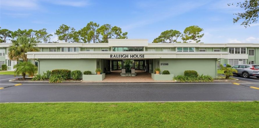 Condo in Port Charlotte, Florida, 2 bedrooms  № 2396344