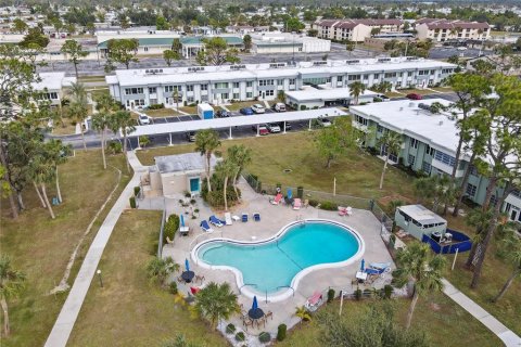 Condo in Port Charlotte, Florida, 2 bedrooms  № 2396344 - photo 28