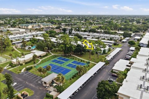 Condo in Port Charlotte, Florida, 2 bedrooms  № 2396344 - photo 2
