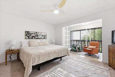 Condo in DeLand, Florida, 2 bedrooms № 2213740 - photo 9
