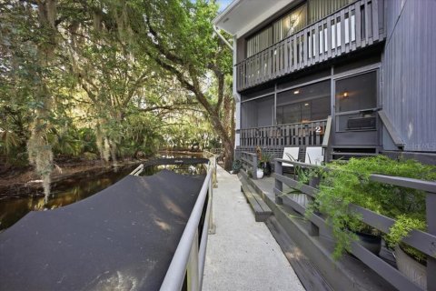 Condo in DeLand, Florida, 2 bedrooms № 2213740 - photo 15