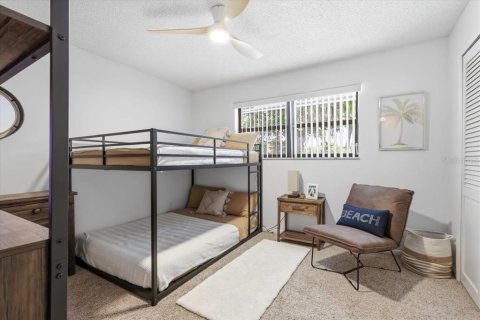 Condo in DeLand, Florida, 2 bedrooms № 2213740 - photo 12