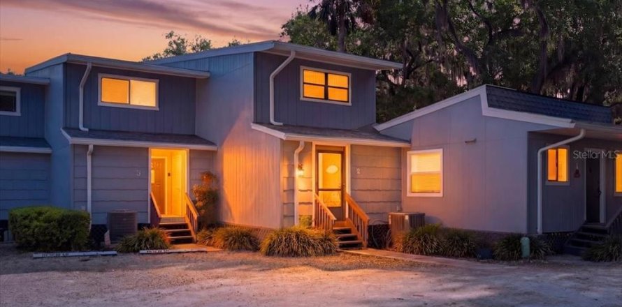 Condo in DeLand, Florida, 2 bedrooms № 2213740