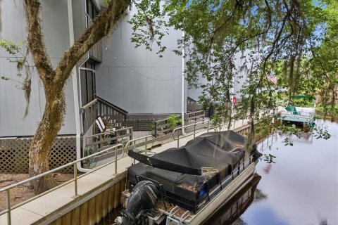 Condo in DeLand, Florida, 2 bedrooms № 2213740 - photo 17