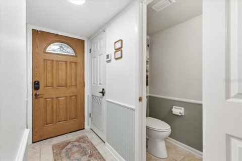 Condo in DeLand, Florida, 2 bedrooms № 2213740 - photo 8