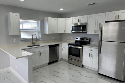 Appartement à louer à Tampa, Floride: 2 chambres, 66.89 m2 № 2099494 - photo 3
