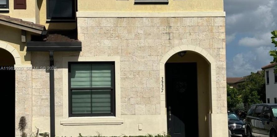 Condo à Hialeah, Floride, 3 chambres  № 2049165