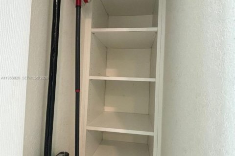 Copropriété à vendre à Hialeah, Floride: 3 chambres, 143.07 m2 № 2049165 - photo 10