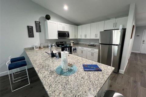 Commercial property in Port Charlotte, Florida 6 bedrooms, 267 sq.m. № 2211974 - photo 14