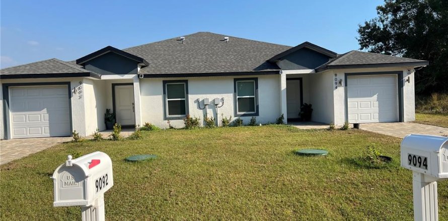 Commercial property in Port Charlotte, Florida 6 bedrooms, 267 sq.m. № 2211974