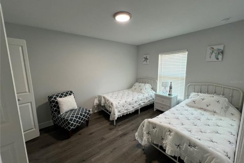 Commercial property in Port Charlotte, Florida 6 bedrooms, 267 sq.m. № 2211974 - photo 4