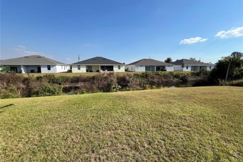 Commercial property in Port Charlotte, Florida 6 bedrooms, 267 sq.m. № 2211974 - photo 26