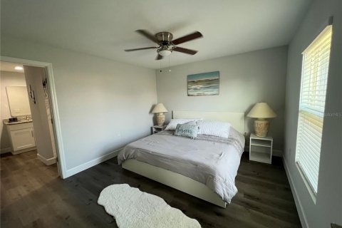 Commercial property in Port Charlotte, Florida 6 bedrooms, 267 sq.m. № 2211974 - photo 22