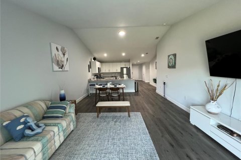 Commercial property in Port Charlotte, Florida 6 bedrooms, 267 sq.m. № 2211974 - photo 20
