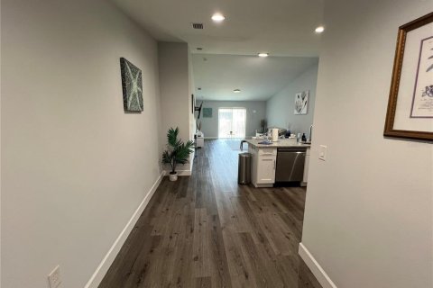 Commercial property in Port Charlotte, Florida 6 bedrooms, 267 sq.m. № 2211974 - photo 12