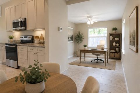House in Dunedin, Florida 3 bedrooms, 107.95 sq.m. № 2258818 - photo 5