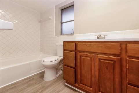 Casa en alquiler en Clearwater, Florida, 4 dormitorios, 157.19 m2 № 1797421 - foto 14