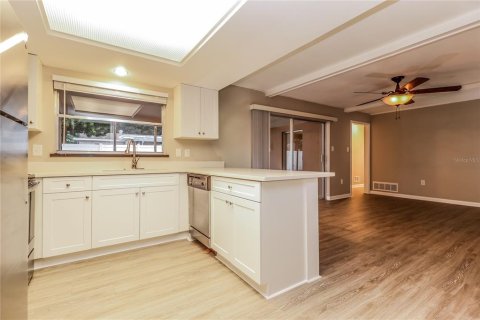 Casa en alquiler en Clearwater, Florida, 4 dormitorios, 157.19 m2 № 1797421 - foto 4