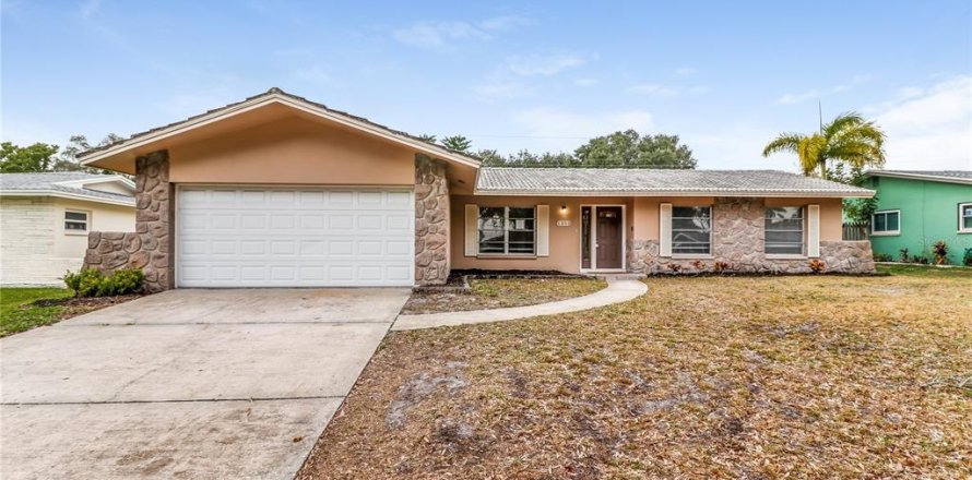 Casa en Clearwater, Florida 4 dormitorios, 157.19 m2 № 1797421
