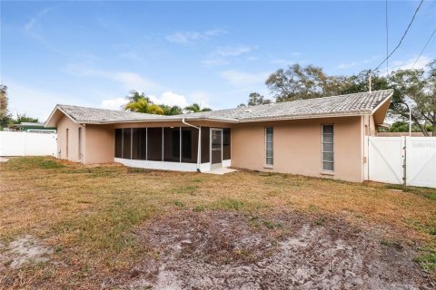 Casa en alquiler en Clearwater, Florida, 4 dormitorios, 157.19 m2 № 1797421 - foto 16