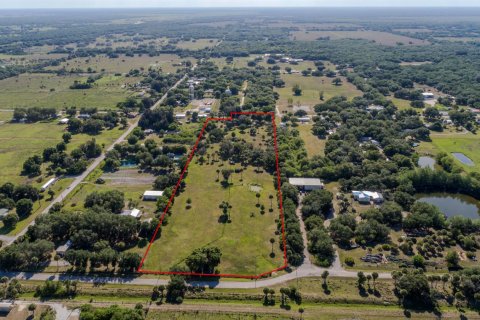 Commercial property in Moore Haven, Florida № 2173279 - photo 3