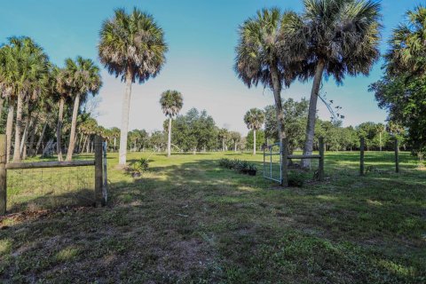 Commercial property in Moore Haven, Florida № 2173279 - photo 19