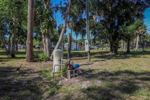 Commercial property in Moore Haven, Florida № 2173279 - photo 20