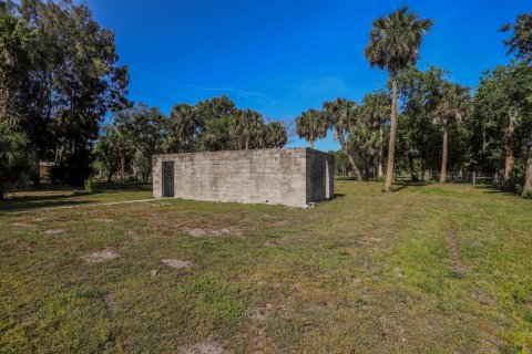 Commercial property in Moore Haven, Florida № 2173279 - photo 26