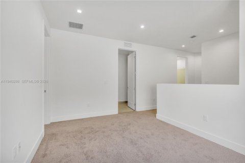 Villa ou maison à louer à Doral, Floride: 3 chambres, 197.32 m2 № 1997369 - photo 17