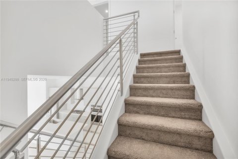 Villa ou maison à louer à Doral, Floride: 3 chambres, 197.32 m2 № 1997369 - photo 15