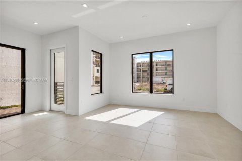 Villa ou maison à louer à Doral, Floride: 3 chambres, 197.32 m2 № 1997369 - photo 9