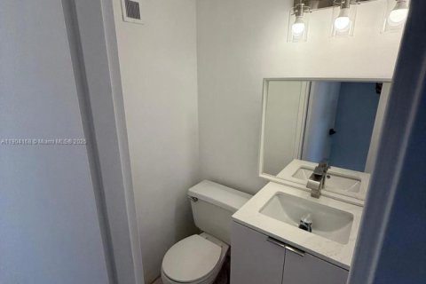 Condominio en venta en North Miami Beach, Florida, 1 dormitorio, 80.36 m2 № 2012205 - foto 11
