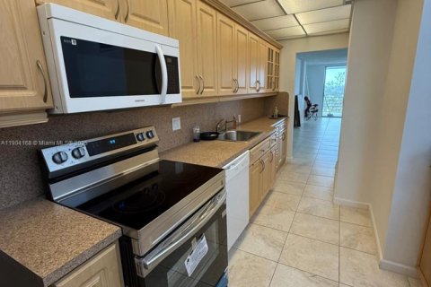 Condominio en venta en North Miami Beach, Florida, 1 dormitorio, 80.36 m2 № 2012205 - foto 5