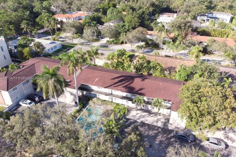 Condo in Coral Gables, Florida, 2 bedrooms  № 1692906 - photo 28