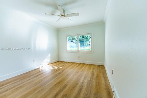 Condo in Coral Gables, Florida, 2 bedrooms  № 1692906 - photo 10