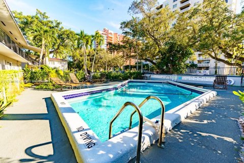 Condo in Coral Gables, Florida, 2 bedrooms  № 1692906 - photo 20
