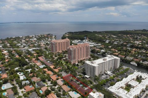 Condo in Coral Gables, Florida, 2 bedrooms  № 1692906 - photo 25