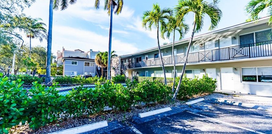 Condo in Coral Gables, Florida, 2 bedrooms  № 1692906