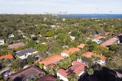 Condo in Coral Gables, Florida, 2 bedrooms  № 1692906 - photo 29