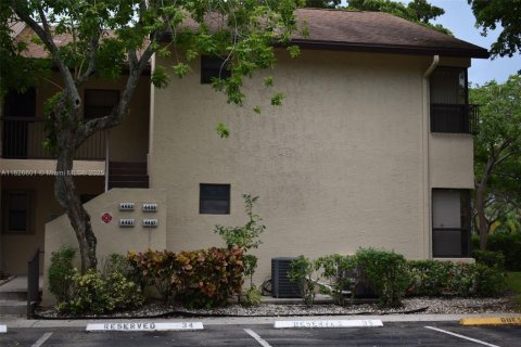 Condo in Coconut Creek, Florida, 2 bedrooms  № 2037677 - photo 25