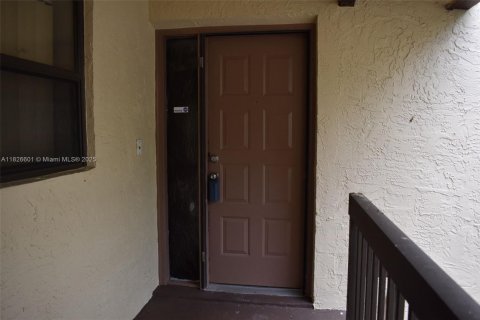 Condo in Coconut Creek, Florida, 2 bedrooms  № 2037677 - photo 29