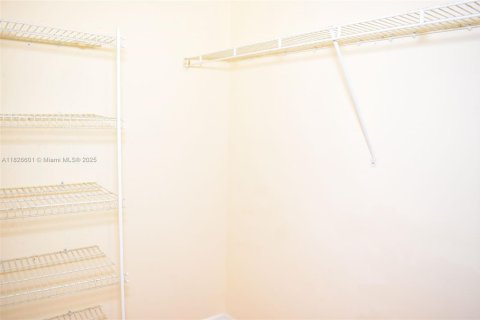 Condo in Coconut Creek, Florida, 2 bedrooms  № 2037677 - photo 12