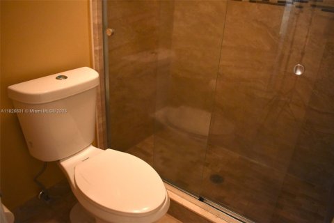 Condo in Coconut Creek, Florida, 2 bedrooms  № 2037677 - photo 11