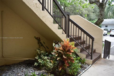 Condo in Coconut Creek, Florida, 2 bedrooms  № 2037677 - photo 28