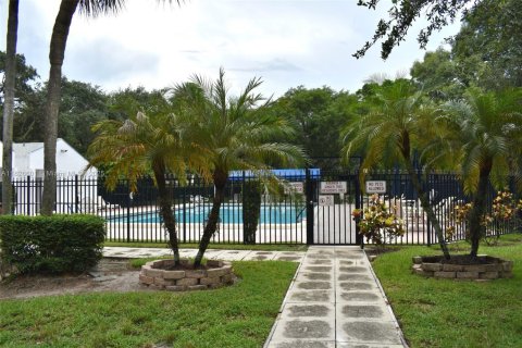 Condo in Coconut Creek, Florida, 2 bedrooms  № 2037677 - photo 30
