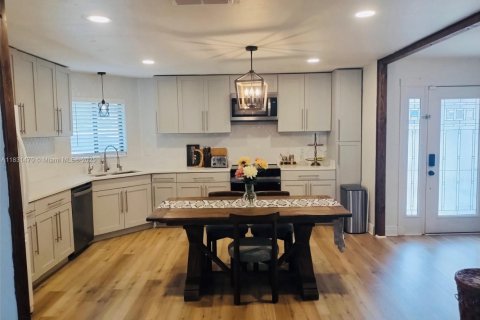 Casa en venta en Titusville, Florida, 3 dormitorios, 146.6 m2 № 1807910 - foto 9