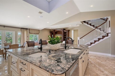 House in Longboat Key, Florida 4 bedrooms, 269.6 sq.m. № 1904215 - photo 6