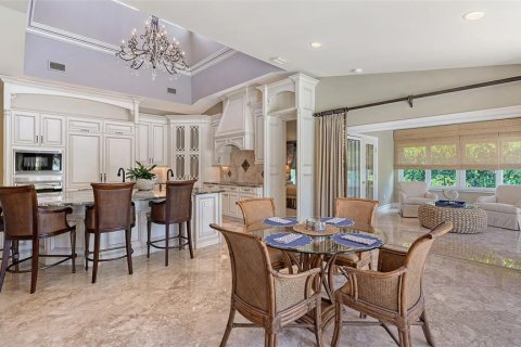 House in Longboat Key, Florida 4 bedrooms, 269.6 sq.m. № 1904215 - photo 9