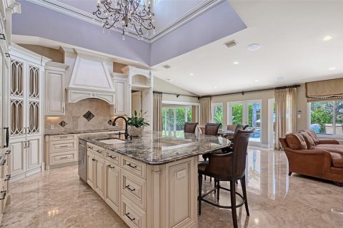 House in Longboat Key, Florida 4 bedrooms, 269.6 sq.m. № 1904215 - photo 5