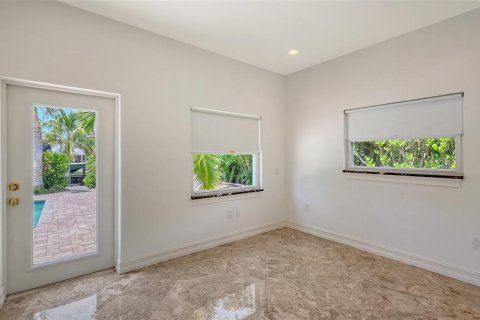 House in Longboat Key, Florida 4 bedrooms, 269.6 sq.m. № 1904215 - photo 18